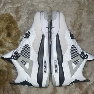 Jordan 4